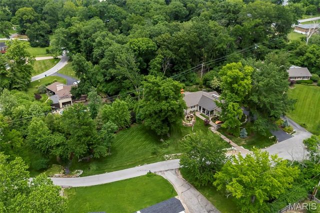 41 Beaver Drive, Creve Coeur, MO 63141