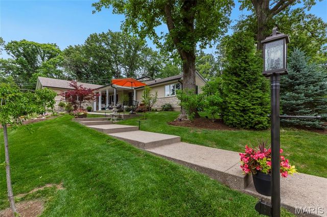 41 Beaver Drive, Creve Coeur, MO 63141