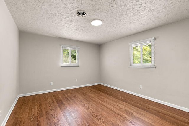 1845 S Link Avenue, Springfield, MO 65804