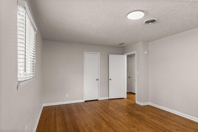 1845 S Link Avenue, Springfield, MO 65804