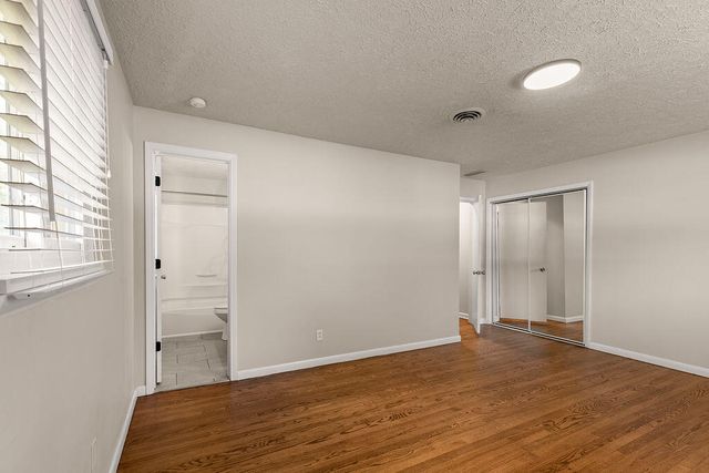 1845 S Link Avenue, Springfield, MO 65804