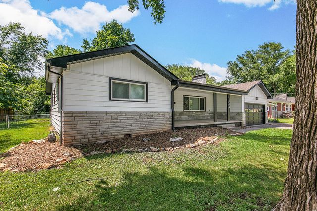 1845 S Link Avenue, Springfield, MO 65804