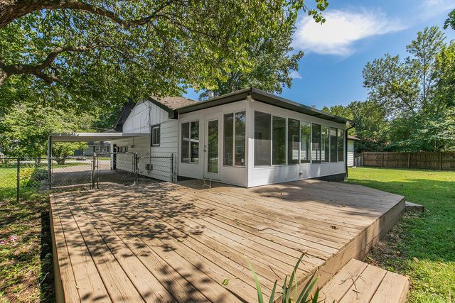 1845 S Link Avenue, Springfield, MO 65804