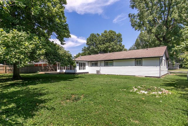 1845 S Link Avenue, Springfield, MO 65804