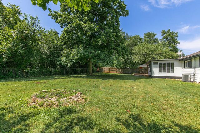 1845 S Link Avenue, Springfield, MO 65804