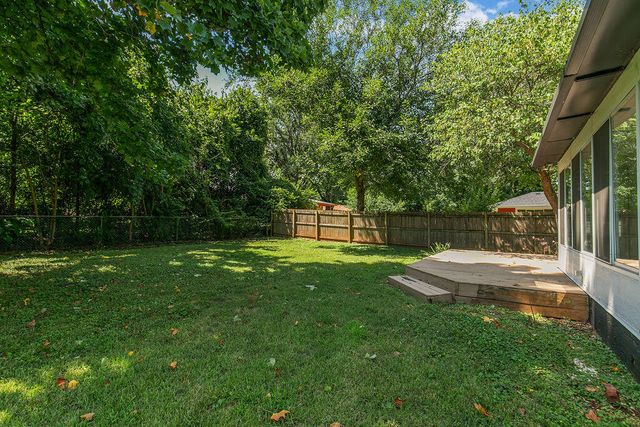 1845 S Link Avenue, Springfield, MO 65804