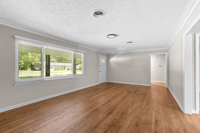 1845 S Link Avenue, Springfield, MO 65804