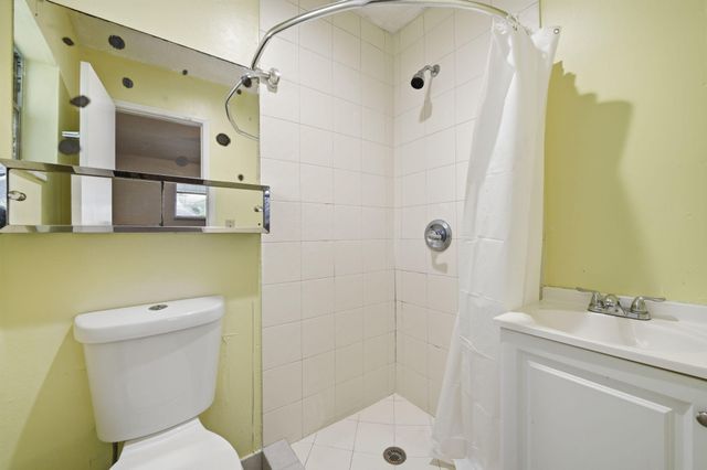 1043 NW 85th Avenue B-4, Plantation, FL 33322