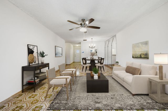 1043 NW 85th Avenue B-4, Plantation, FL 33322