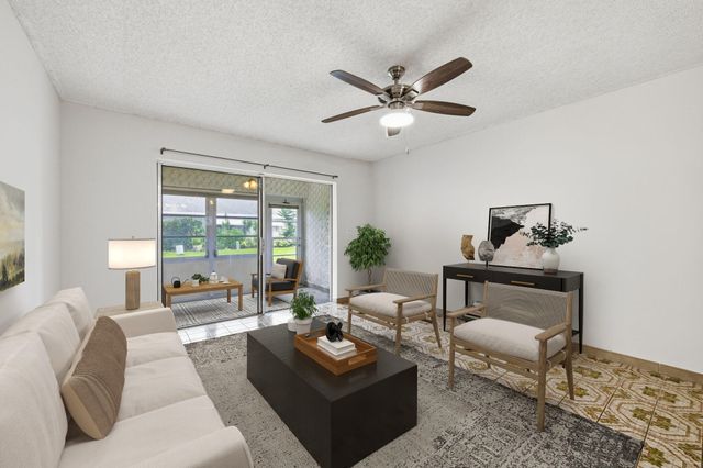 1043 NW 85th Avenue B-4, Plantation, FL 33322