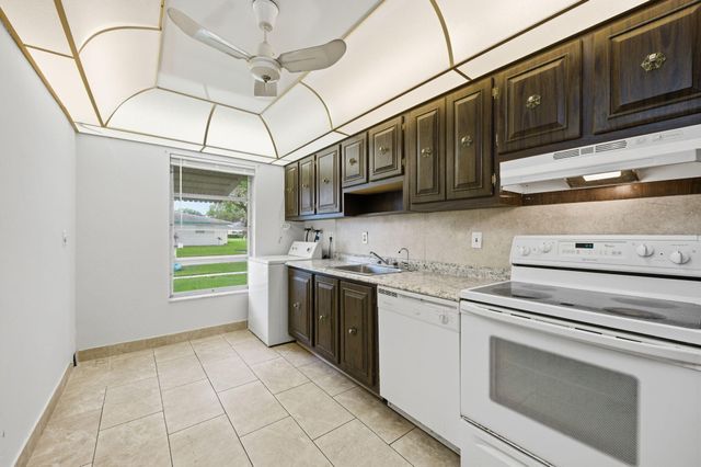 1043 NW 85th Avenue B-4, Plantation, FL 33322