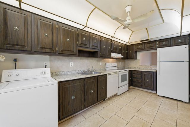 1043 NW 85th Avenue B-4, Plantation, FL 33322