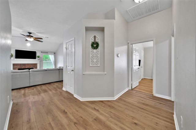 15 Wintergrass Place, The Woodlands, TX 77382
