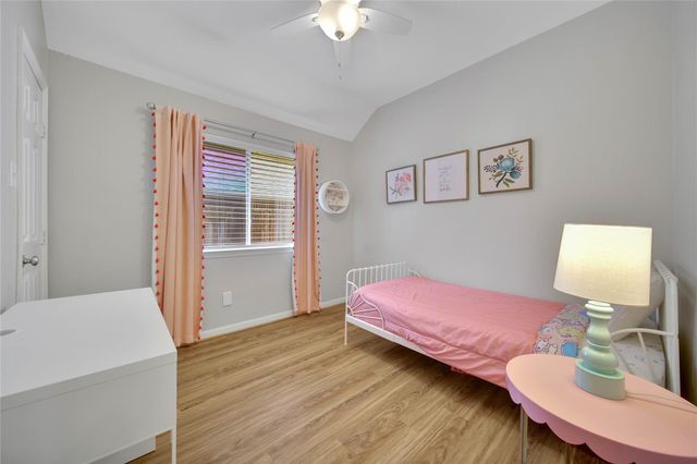 15 Wintergrass Place, The Woodlands, TX 77382
