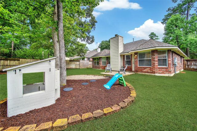 15 Wintergrass Place, The Woodlands, TX 77382