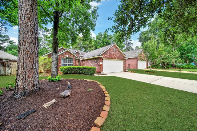 15 Wintergrass Place, The Woodlands, TX 77382