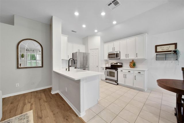 15 Wintergrass Place, The Woodlands, TX 77382