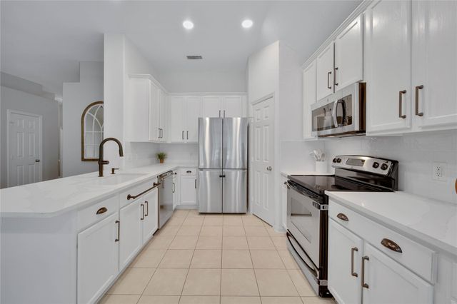 15 Wintergrass Place, The Woodlands, TX 77382