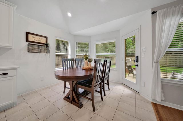 15 Wintergrass Place, The Woodlands, TX 77382