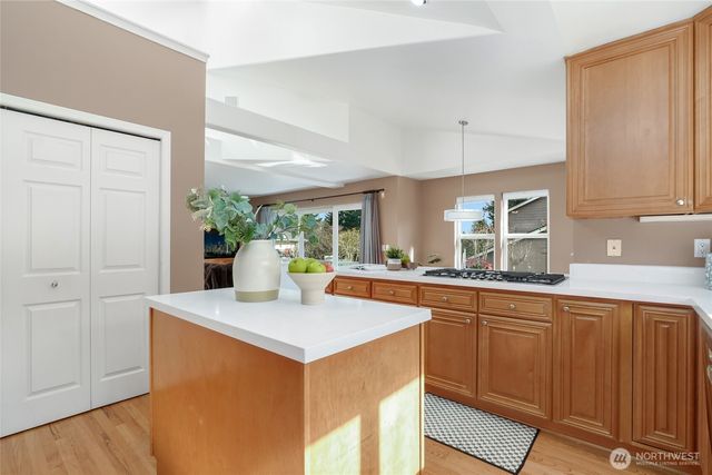 15920 NE 51st St, Redmond, WA 98052