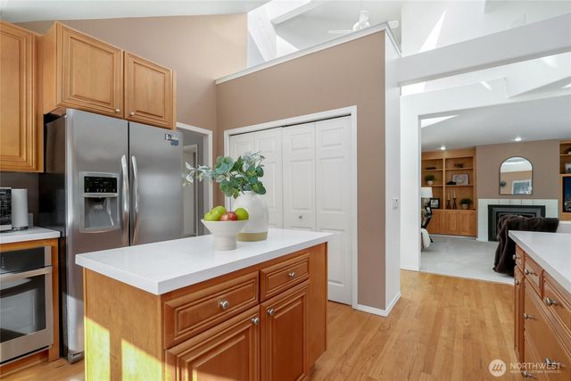 15920 NE 51st St, Redmond, WA 98052