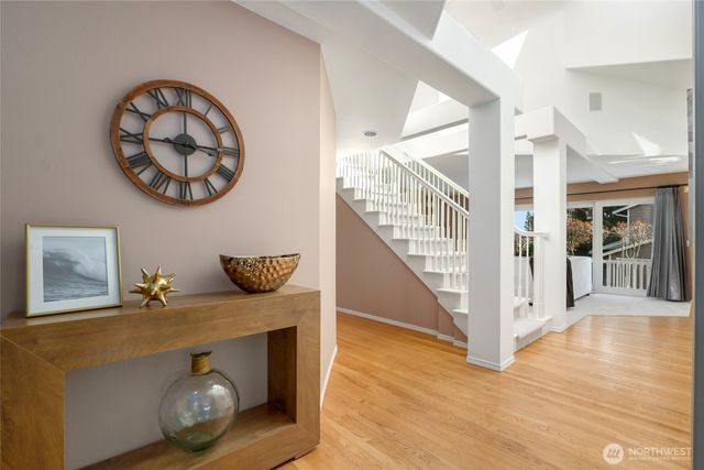 15920 NE 51st St, Redmond, WA 98052