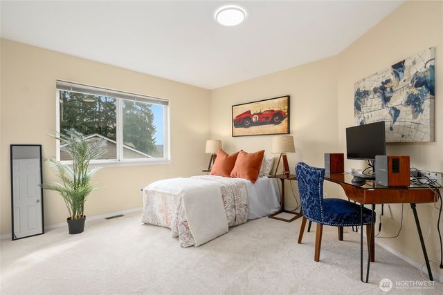 15920 NE 51st St, Redmond, WA 98052