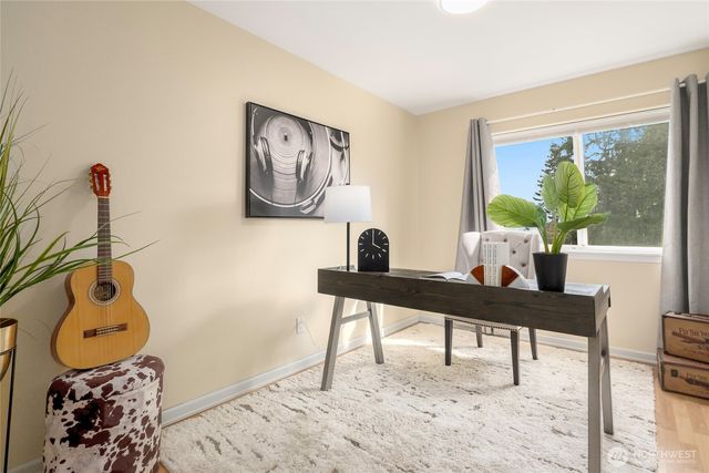 15920 NE 51st St, Redmond, WA 98052