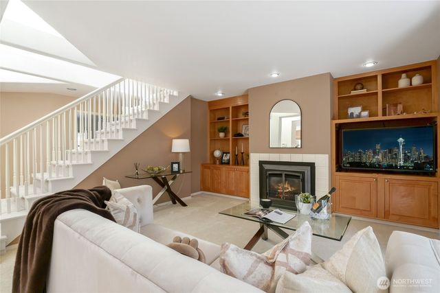 15920 NE 51st St, Redmond, WA 98052