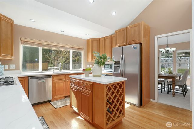 15920 NE 51st St, Redmond, WA 98052