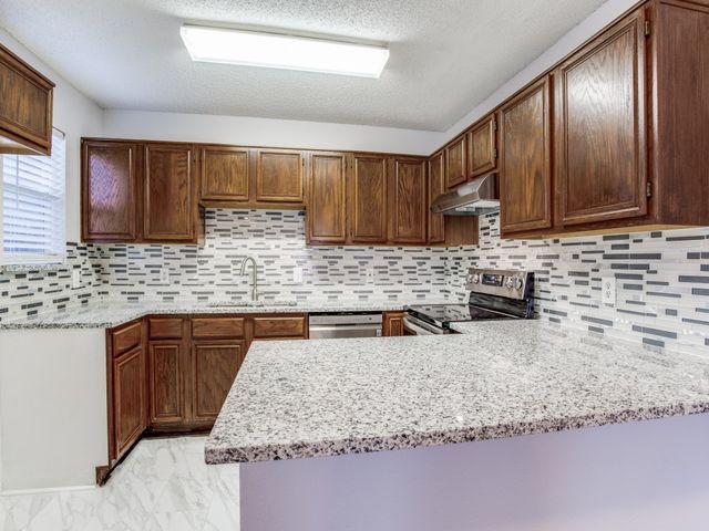 571 Majestic Park Lane, Cedar Hill, TX 75104