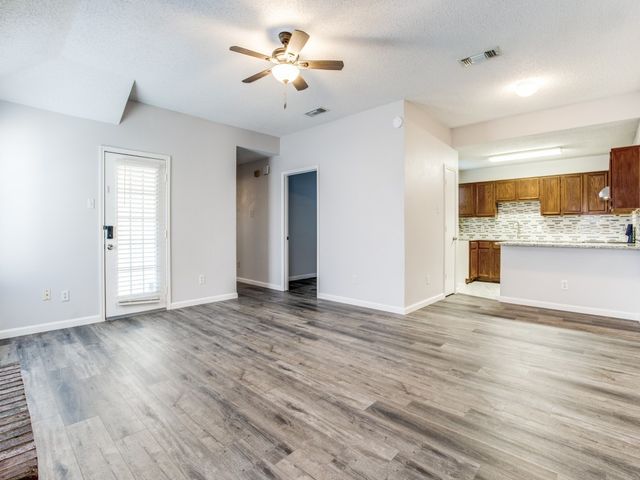 571 Majestic Park Lane, Cedar Hill, TX 75104