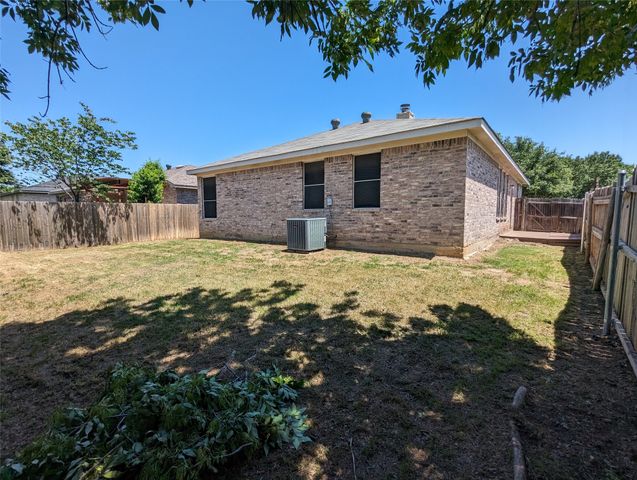 6367 Stonewater Bend Trail, Fort Worth, TX 76179