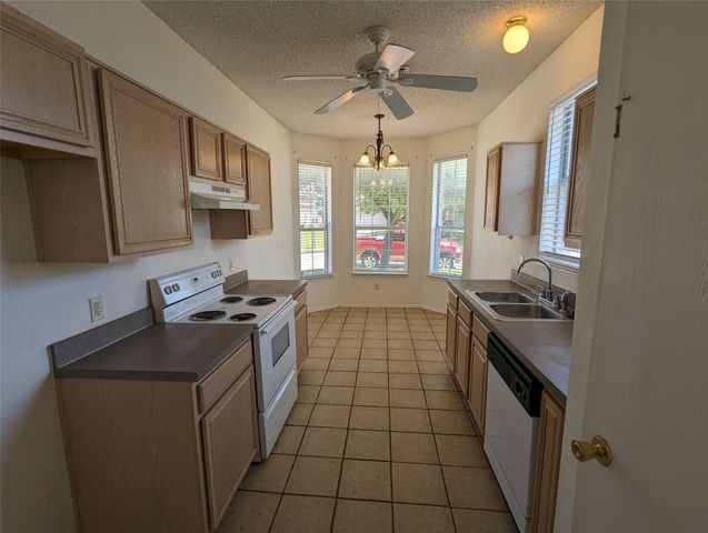 6367 Stonewater Bend Trail, Fort Worth, TX 76179