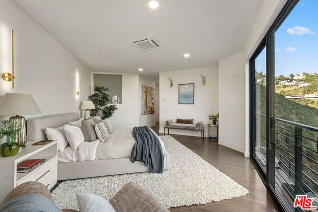 8633 Hollywood Boulevard, Los Angeles, CA 90069