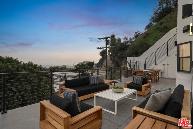 8633 Hollywood Boulevard, Los Angeles, CA 90069