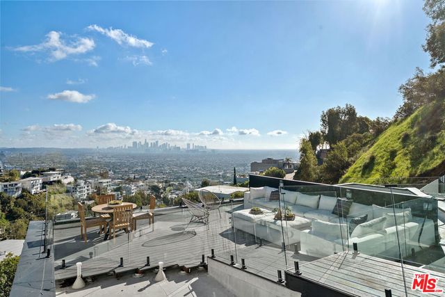 8633 Hollywood Boulevard, Los Angeles, CA 90069