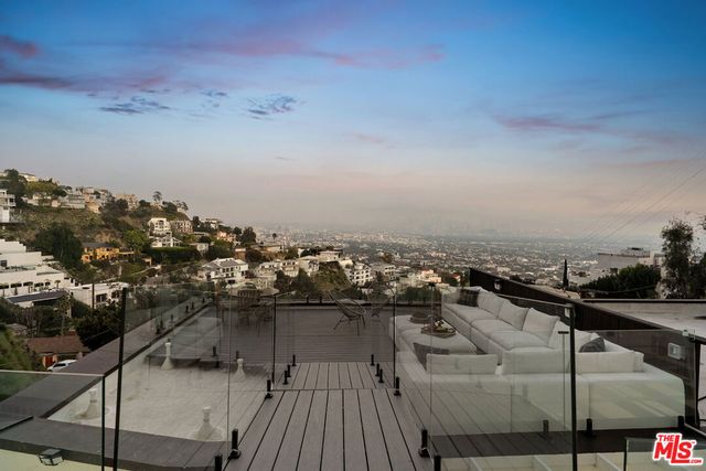 8633 Hollywood Boulevard, Los Angeles, CA 90069