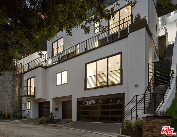 8633 Hollywood Boulevard, Los Angeles, CA 90069