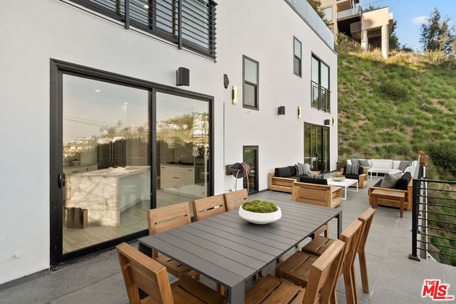 8633 Hollywood Boulevard, Los Angeles, CA 90069