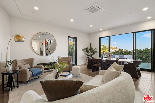 8633 Hollywood Boulevard, Los Angeles, CA 90069