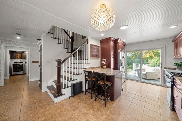 43 Jarves St, Sandwich, MA 02563