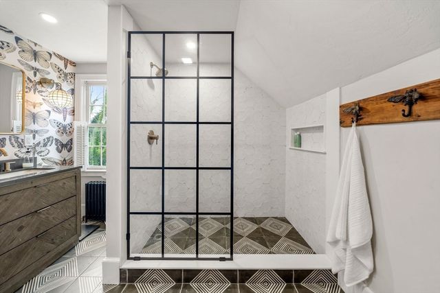 43 Jarves St, Sandwich, MA 02563