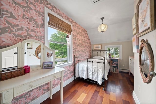 43 Jarves St, Sandwich, MA 02563