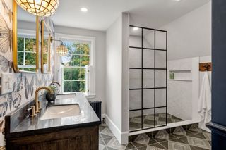 43 Jarves St, Sandwich, MA 02563