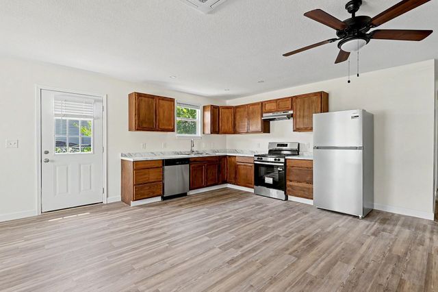 505 S McComas St, Wichita, KS 67213