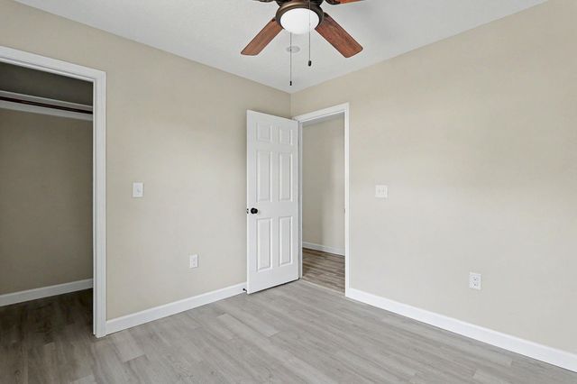 505 S McComas St, Wichita, KS 67213