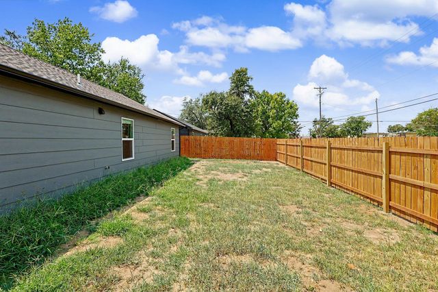 505 S McComas St, Wichita, KS 67213