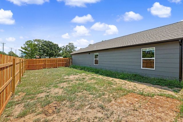 505 S McComas St, Wichita, KS 67213