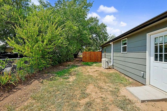 505 S McComas St, Wichita, KS 67213